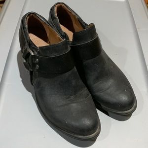 Black Ankle Bootie 7M